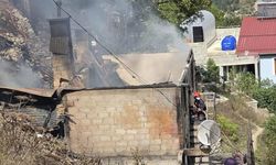 Çaykara’da İki Katlı Ev Yangında Kullanılamaz Hale Geldi
