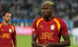 Osimhen Çocukluğunun Geçtiği Mahalleye Döndü