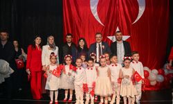 Başkan Genç Miniklerin Cumhuriyet Coşkusuna Katıldı