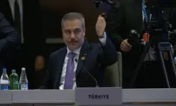 Hakan Fidan Herzog Konuşurken Salonu Terk Etti