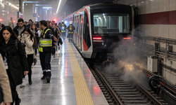 M5 Metro Hattında Patlama: Yolcular Tahliye Edildi
