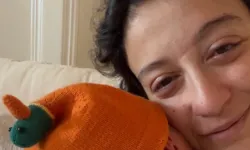 Melike Şahin Oğlu Robin’le İlk Fotoğraflarını Paylaştı