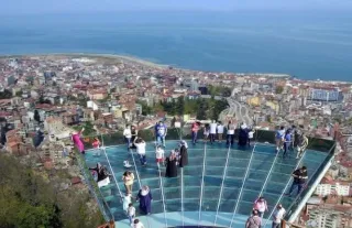 Trabzon Boztepe Seyir Terası ve Yürüyüş Yolu Ziyaretçi Akınına Uğradı