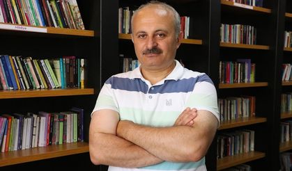Prof. Dr. Hasan Nuri Yaşar, mezun olduğu liseye kütüphane yaptırdı