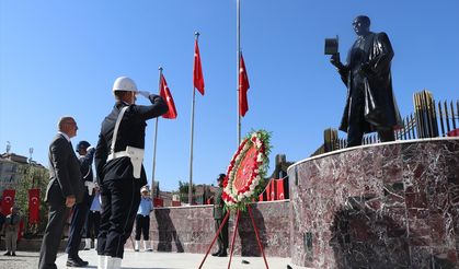 DENİZLİ - Türkiye Ermeni toplumuna mensup ilk kaymakam olan Berk Acar, Babadağ'da Büyük Zafer'in 100. yılı kutlama törenlerine katıldı