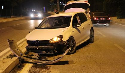ELAZIĞ - İki otomobilin çarpışması sonucu 3 kişi yaralandı