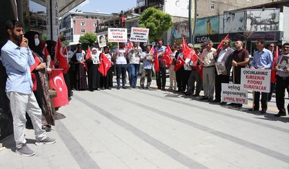 Vanlı aileler HDP İl Başkanlığı önündeki eylemlerini sürdürdü