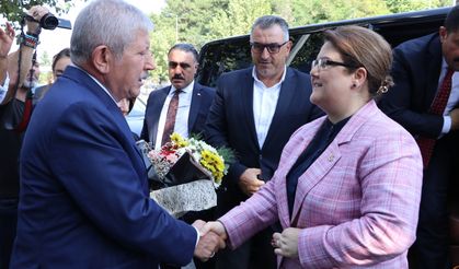 Aile ve Sosyal Hizmetler Bakanı Yanık, Amasya'da nikah şahidi oldu