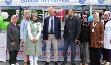 Çorum'da kurulan stantta kronik hastalıklara dikkat çekiliyor