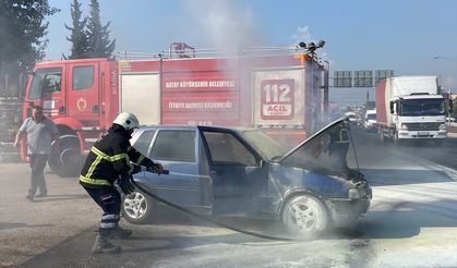 HATAY - Seyir halindeki otomobilde yangın çıktı