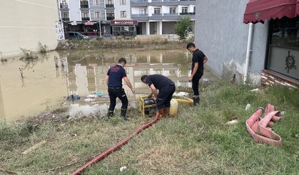 Kastamonu'da 2 kişinin yaralandığı su baskını güvenlik kamerasına yansıdı