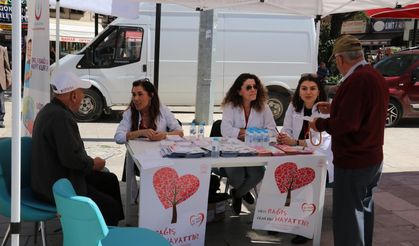 Kastamonu'da vatandaşlara sağlık hizmeti "Halk Sağlığı Sokağı"nda veriliyor