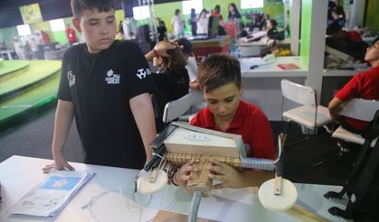 Öğrenciler kaza yapan motosikletlinin ailesine mesaj gönderen alarm sistemi tasarladı