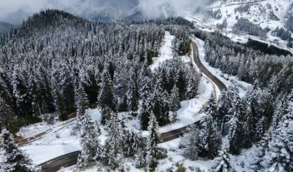Trabzon'un yaylaları ilkbaharda beyaza büründü