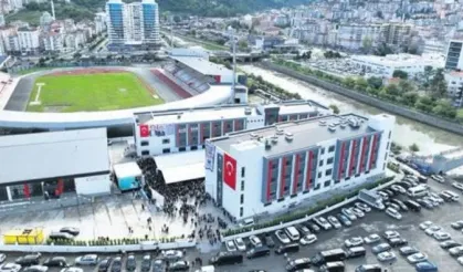 Bakan Bak, Akçaabat'taki spor lisesinin açılışında: Trabzon'a bu eser çok yakıştı