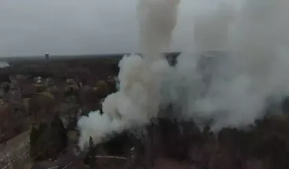 ABD’de Uçak Kazası: Yerleşim Alanına Düştü, Bir Ev Yandı