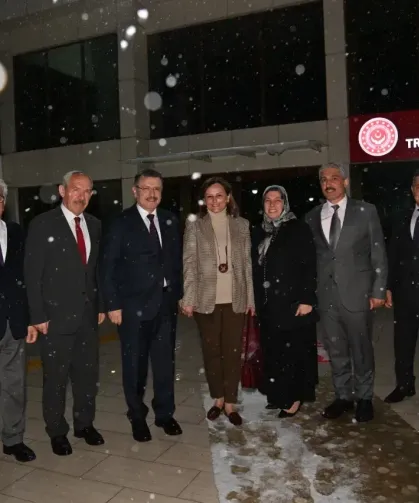 Başkan Ahmet Metin Genç’ten Huzurevi Ziyareti: “Büyüklerimizin Duaları Bu Şehrin Bereketidir”