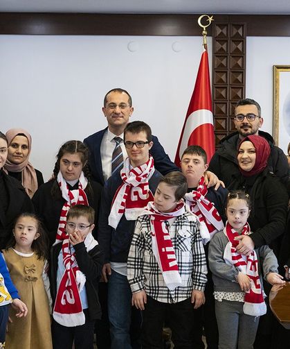 Özel Çocuklardan Başkan Osman Nuri Ekim’e Ziyaret
