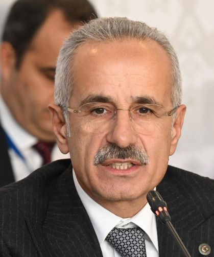 Bakan Uraloğlu Trabzon’daki Raylı Sistem İçin Takvimi Açıkladı
