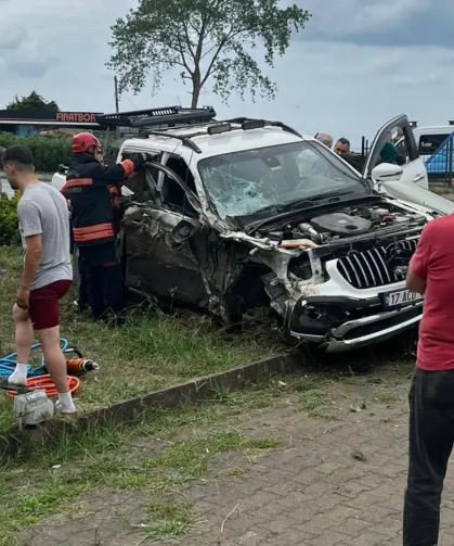 Arsin’de Beton Mikseri ile Kamyonet Çarpıştı