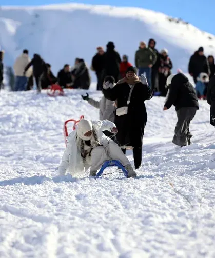 Zigana’da Horonlu Halaylı Kar Sevinci