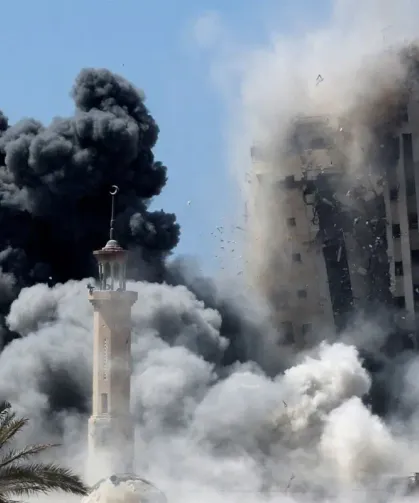 Gazze’de Fırtına Hasarlı Binaları Yıktı