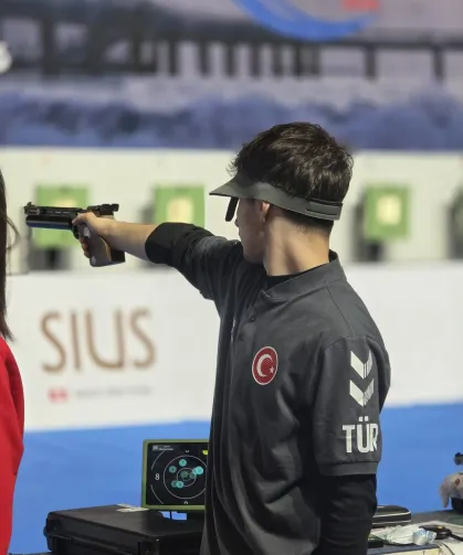 Trabzonspor’un Genç Atıcısı Avrupa’da Altın Kazandı