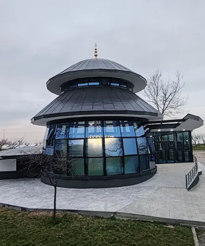 Arsin'de Camlı Cami İlk Teravihle Açılıyor