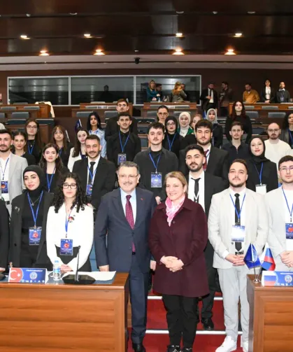 Başkan Genç’ten Gençlere Küresel Mesaj