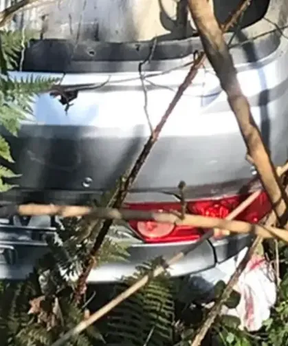 Trabzon'da Otomobil Uçuruma Yuvarlandı