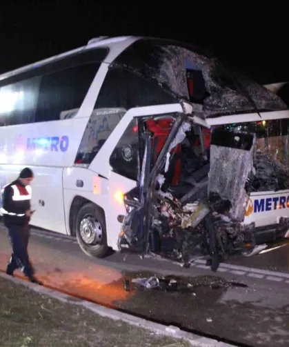 Trabzon Seferinde Feci Kaza: 11 Yolcu Yaralandı