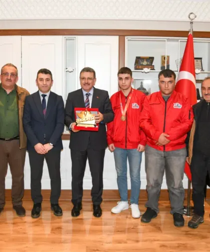 TEKNOFEST Şampiyonlarından Başkan Genç’e Ziyaret