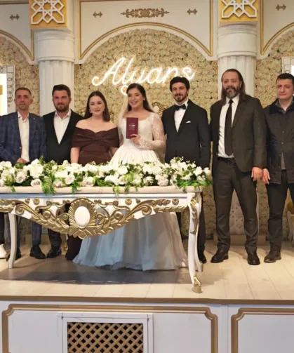 Gazeteciler Efnan Demireren ve Ozan Köse Mutlu Günü