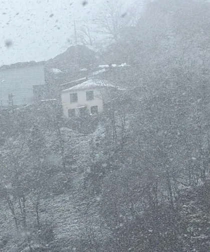 Trabzon’da Nisan Ortasında Kar Sürprizi