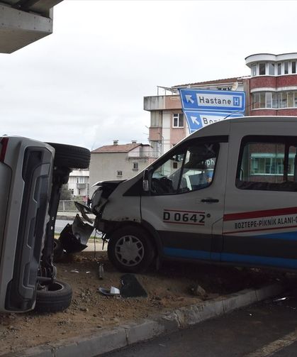 Trabzon’da Dolmuş ile SUV Çarpıştı 4 Yaralı