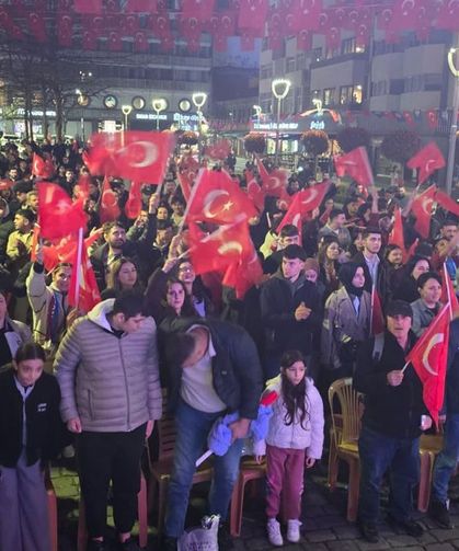 Trabzon Meydanı’nda Milli Heyecan Zirveye Çıktı