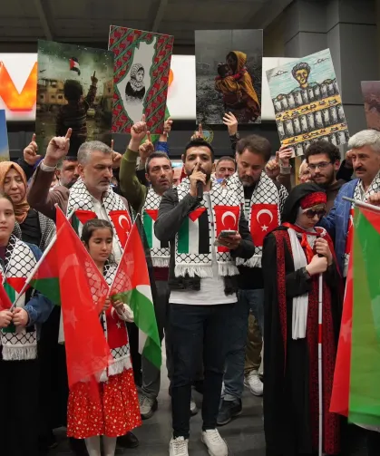Sumud Filosundan Dönen Gülay’a Trabzon’da Karşılama