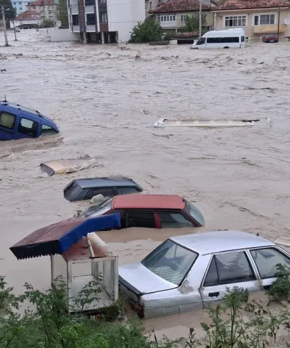 Samsun’daki Sel İçin 50 Milyon Liralık Destek