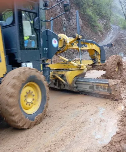Trabzon’da Heyelan Sonrası Yollar Yeniden Açıldı