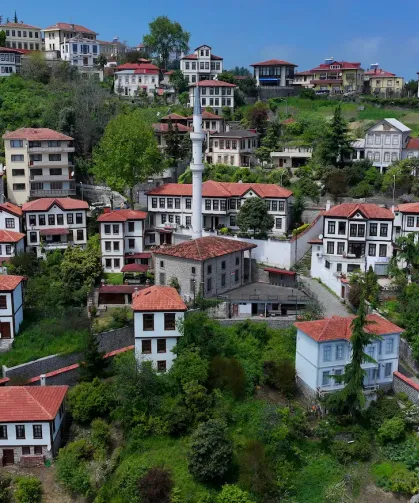Akçaabat’taki Tarihi Orta Mahalle İlgi Görüyor