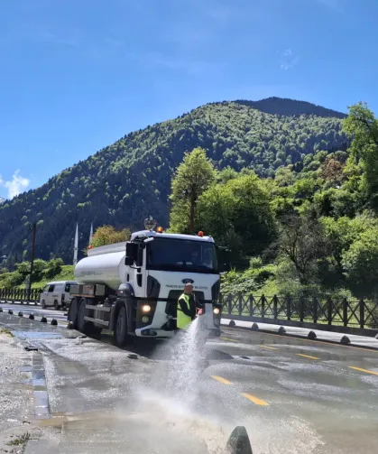Trabzon’da Bayram Öncesi Temizlik Mesaisi