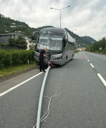 Trabzon’da Kontrolden Çıkan Otobüs Korkuttu