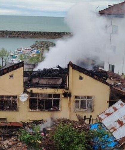 Trabzon’da Çıkan Yangında 2,5 Ton Fındık Yandı