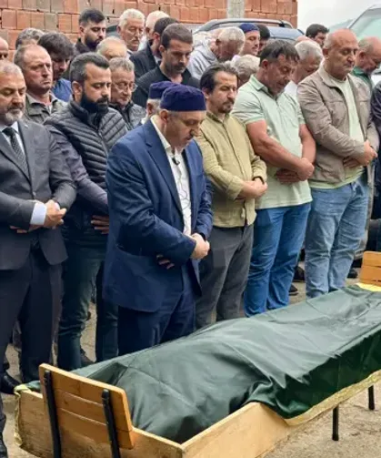 Trabzon'da Oğlunu Kurtarmak İsteyen Baba Toprağa Verildi