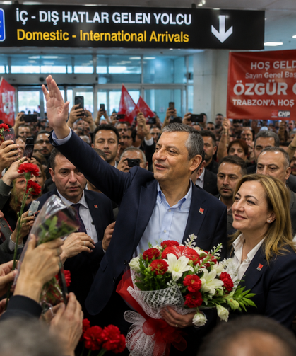 Özgür Özel Trabzon'dan Gümüşhane Mitingi İçin Yola Çıktı