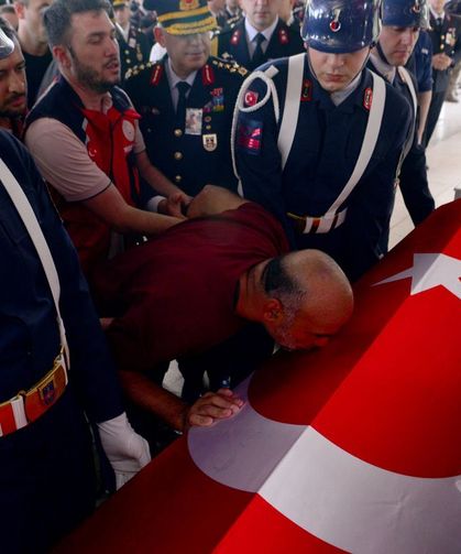 Şehit Uzman Çavuş Samet Karabulut Son Yolculuğuna Uğurlandı