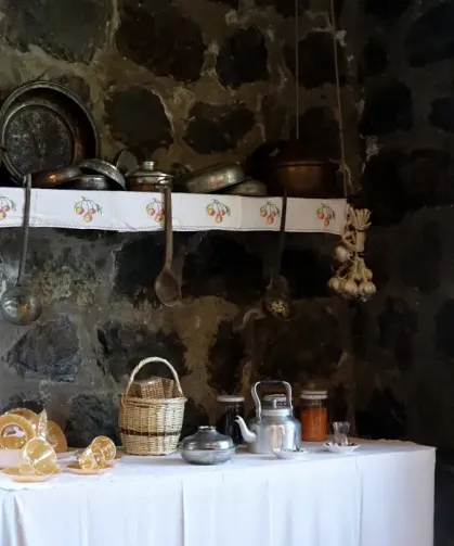 Trabzon'daki Köy Evi Ziyaretçileri Geçmişe Götürüyor