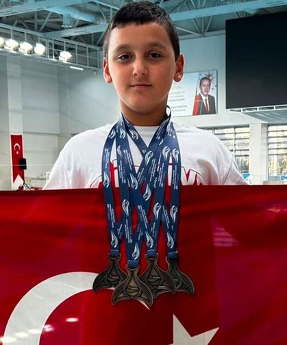 11 Yaşındaki Milli Sporcudan 3 Altın Madalya