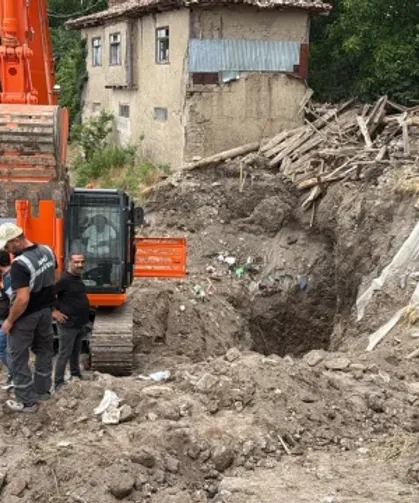 Eskişehir'de Kaçak Kazıda Göçük: 1 Kişi Hayatını Kaybetti