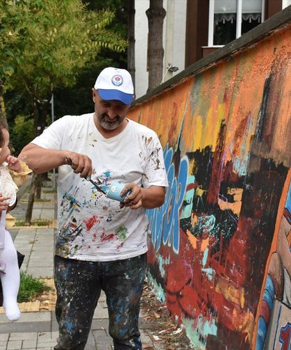 Trabzon'da Salah Sevgisi Duvarlara Taştı